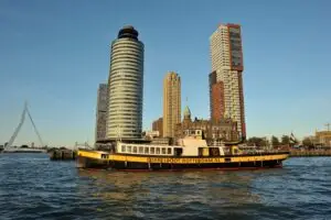 Borrelboot voor Hotel New York